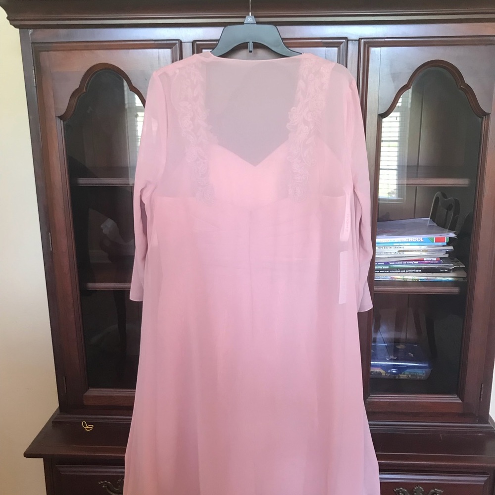 Dress - Picture 3 of 5